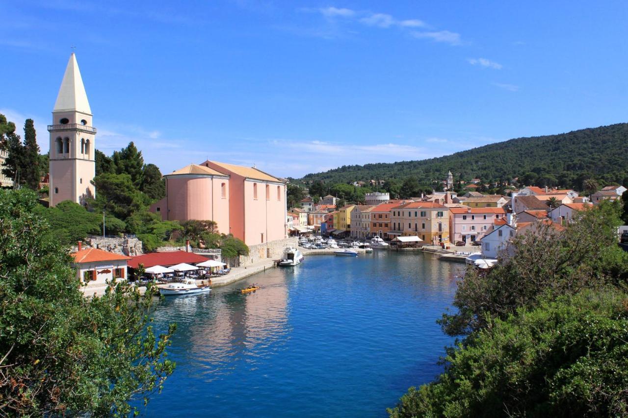Apartments With A Parking Space Veli Losinj, Losinj - 8029 Екстер'єр фото