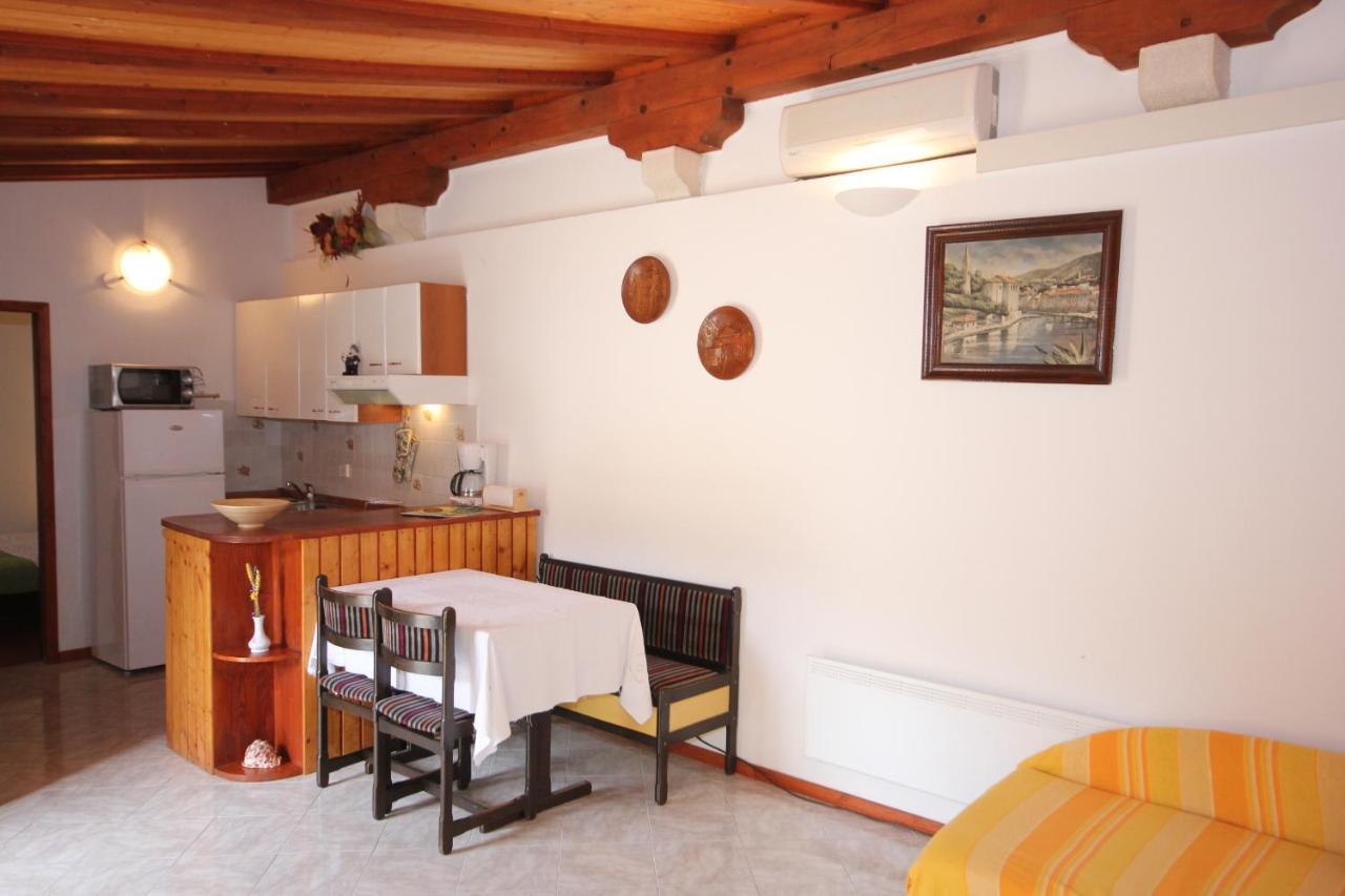 Apartments With A Parking Space Veli Losinj, Losinj - 8029 Екстер'єр фото