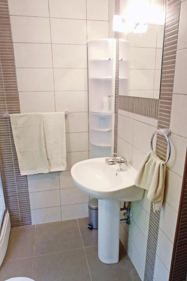 Apartments With A Parking Space Veli Losinj, Losinj - 8029 Екстер'єр фото