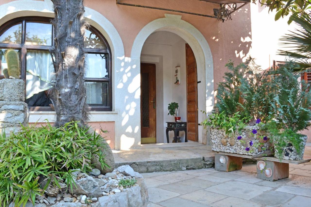 Apartments With A Parking Space Veli Losinj, Losinj - 8029 Екстер'єр фото